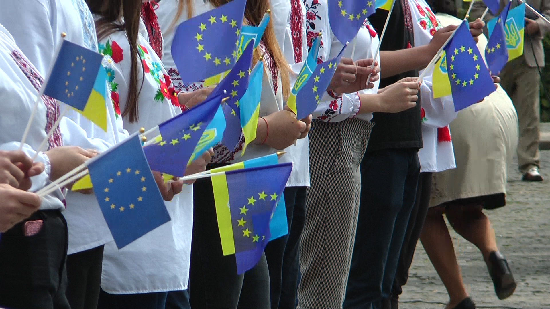 В обласному центрі Закарпаття урочисто  підняли прапор Євросоюзу (ВІДЕО)