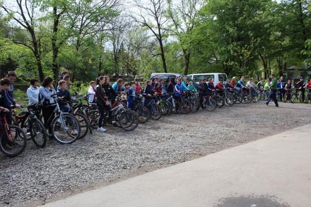 Вихованці туристичних гуртків Іршавщини зібралися на змагання з велосипедного туризму