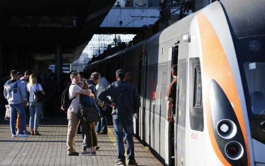 Прага все ближче: як придбати дешевий квиток на поїзд