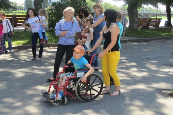 В Ужгороді відбувся марш дітей з особливими потребами