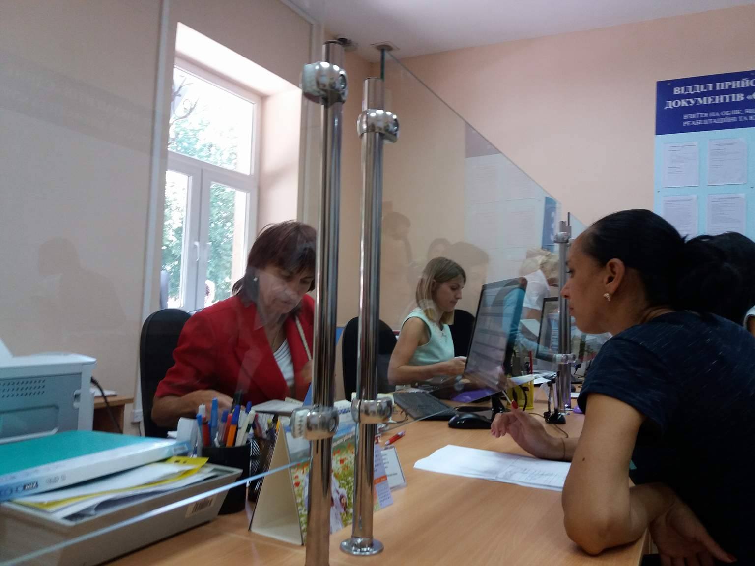 В Ужгороді відбулось офіційне відкриття у центрі надання адмінпослуг