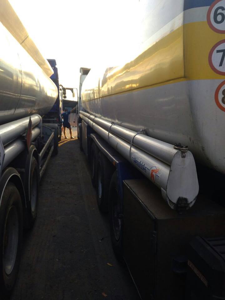 На Закарпатті затримано дві вантажівки з майже 50 тоннами незаконно виготовленого дизельного палива