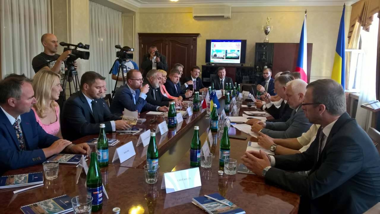 В Ужгороді відбулась зустріч з делегацією з Пардубицького краю Чеської Республіки