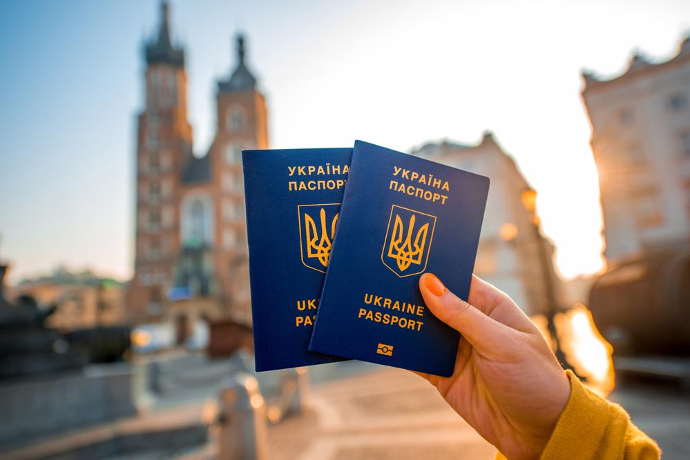 Українці зможуть відвідувати без віз ще одну країну