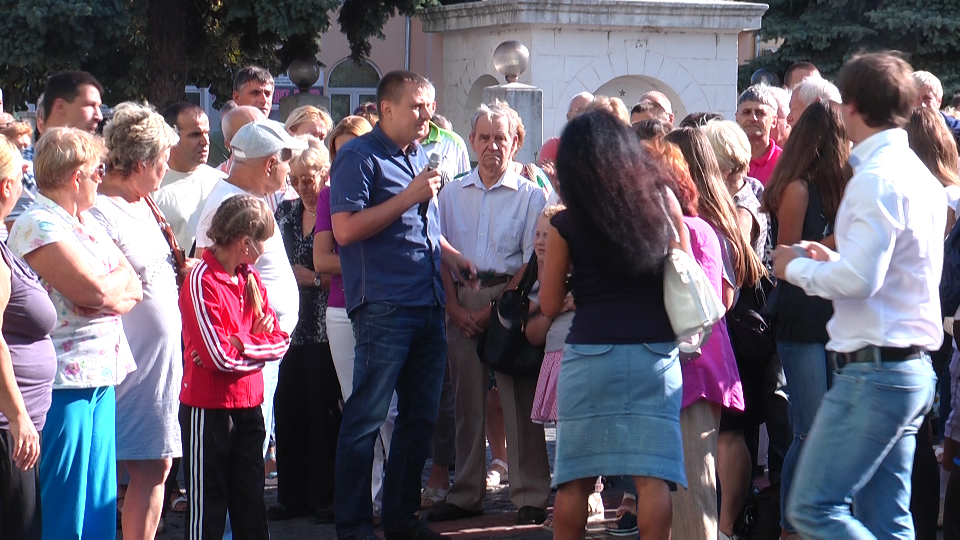 Скандуваннями "Ганьба" розпочалась чергова сесія Мукачівської міської ради (ВІДЕО)