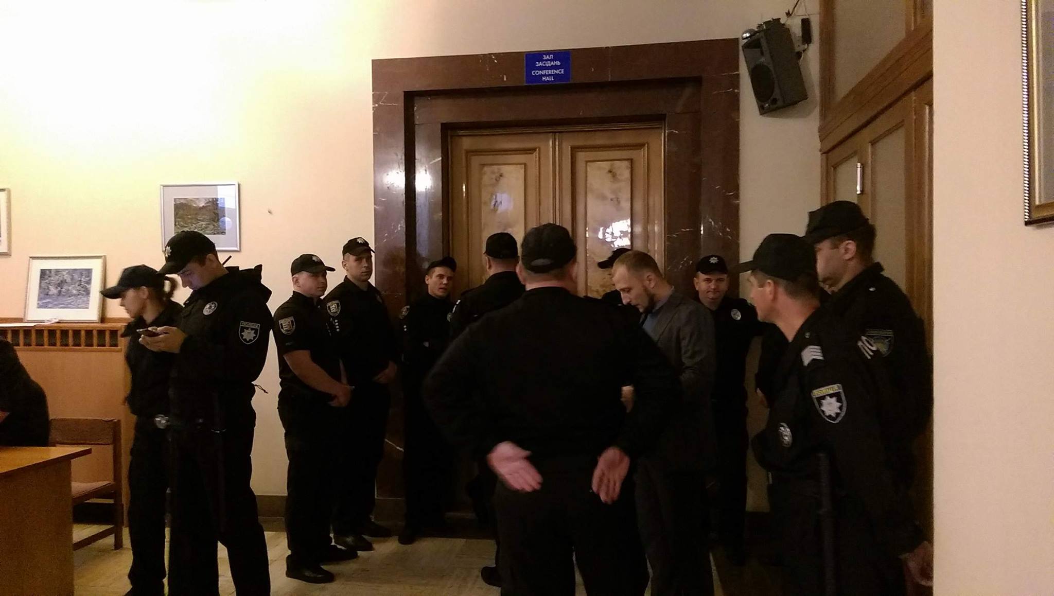 Депутати Закарпатської облради підтримали звернення до Президента