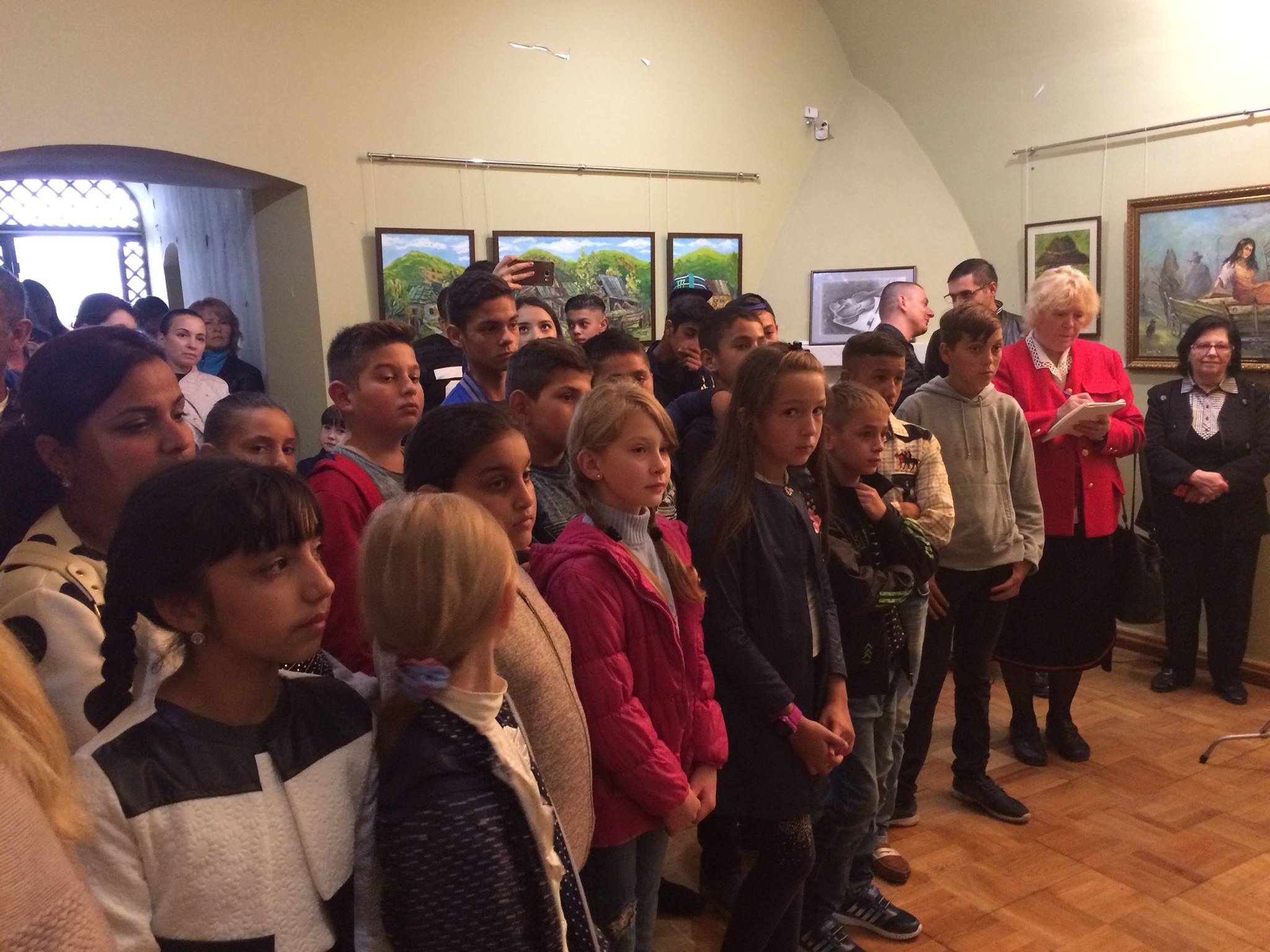 У «Паланку» відкрили виставку робіт художника Тиберія Йонаша та вихованців художньої школи «ROM-ART»