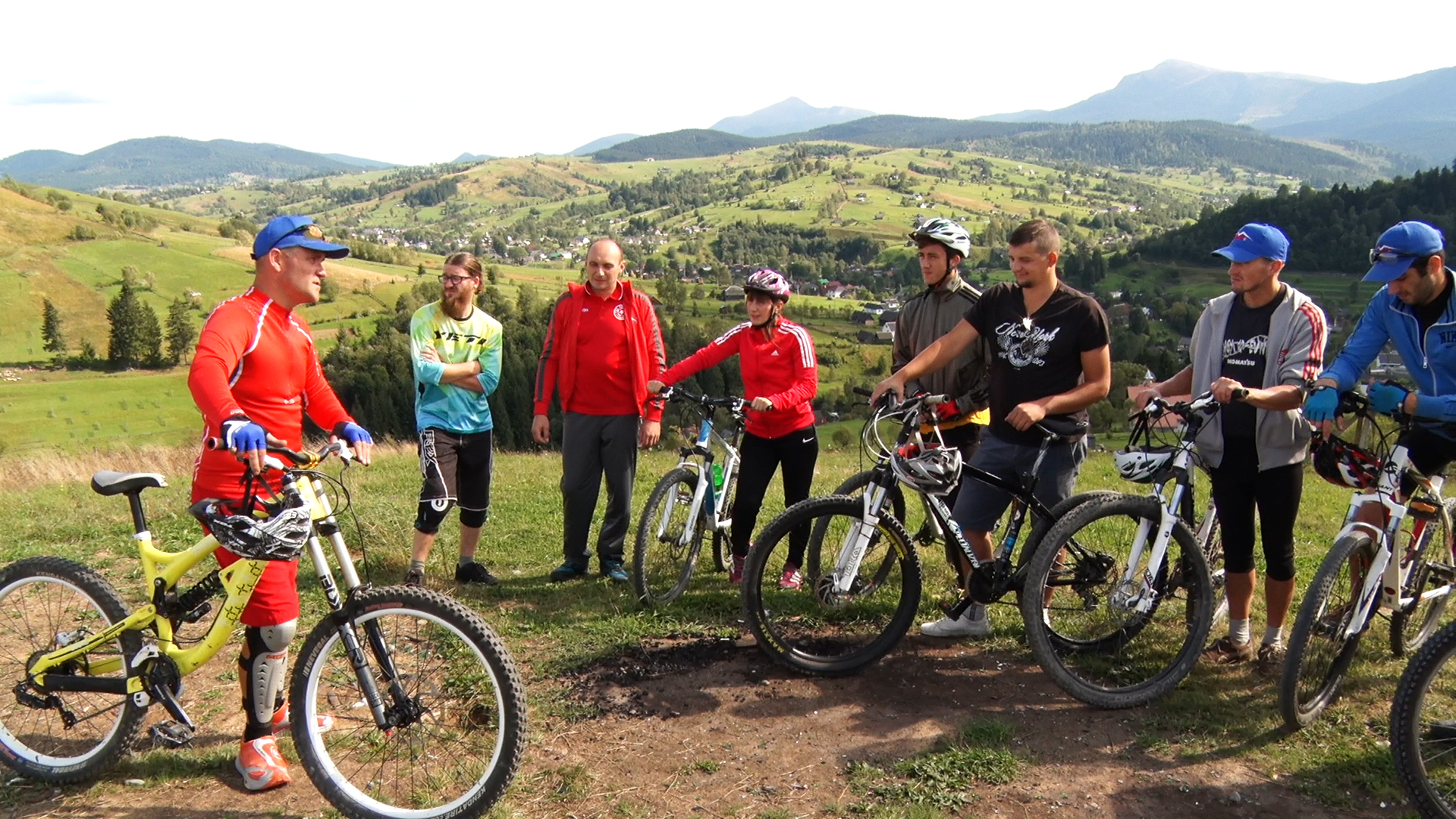 У Ясіня туристам пропонують підкорити найвищі гірські вершини на велосипеді (ВІДЕО)