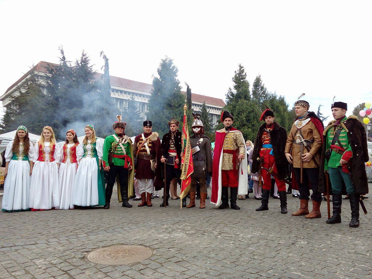 У Хусті проходить вже традиційний фестиваль угорської народної творчості "День Бетлена" (ФОТО)