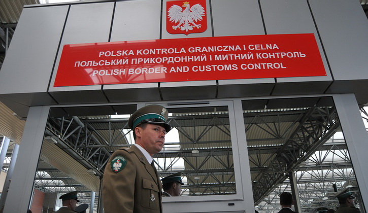 Польща перекрила шлях в Європу для вантажів з України