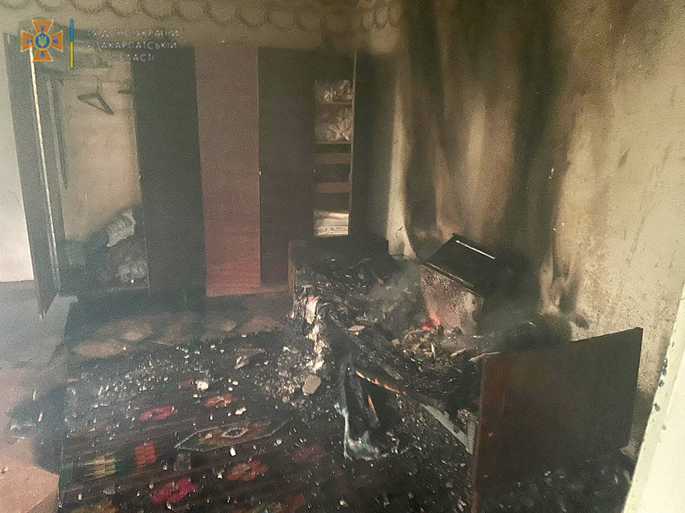 На Хустщині пожежа охопила житловий будинок: подробиці (ФОТО)