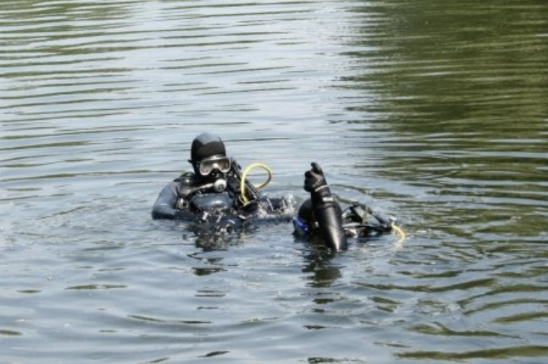На Закарпатті у водоймі знайшли напіврозкладений труп людини