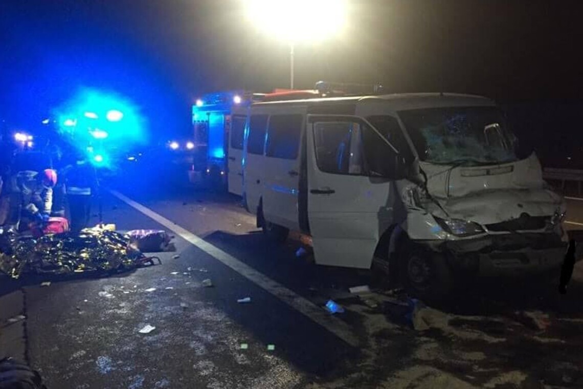 У Польщі у ДТП потрапив автобус з українцями: 7 людей постраждали