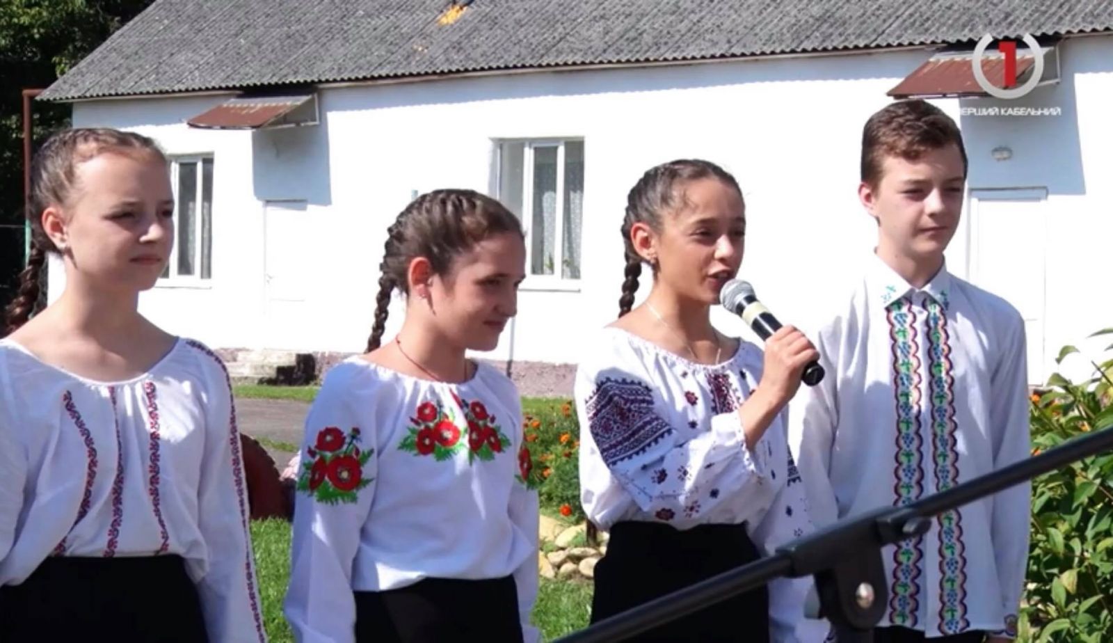 У Полянській громаді на Мукачівщині відкрили меморіал відомому чеху (ВІДЕО)
