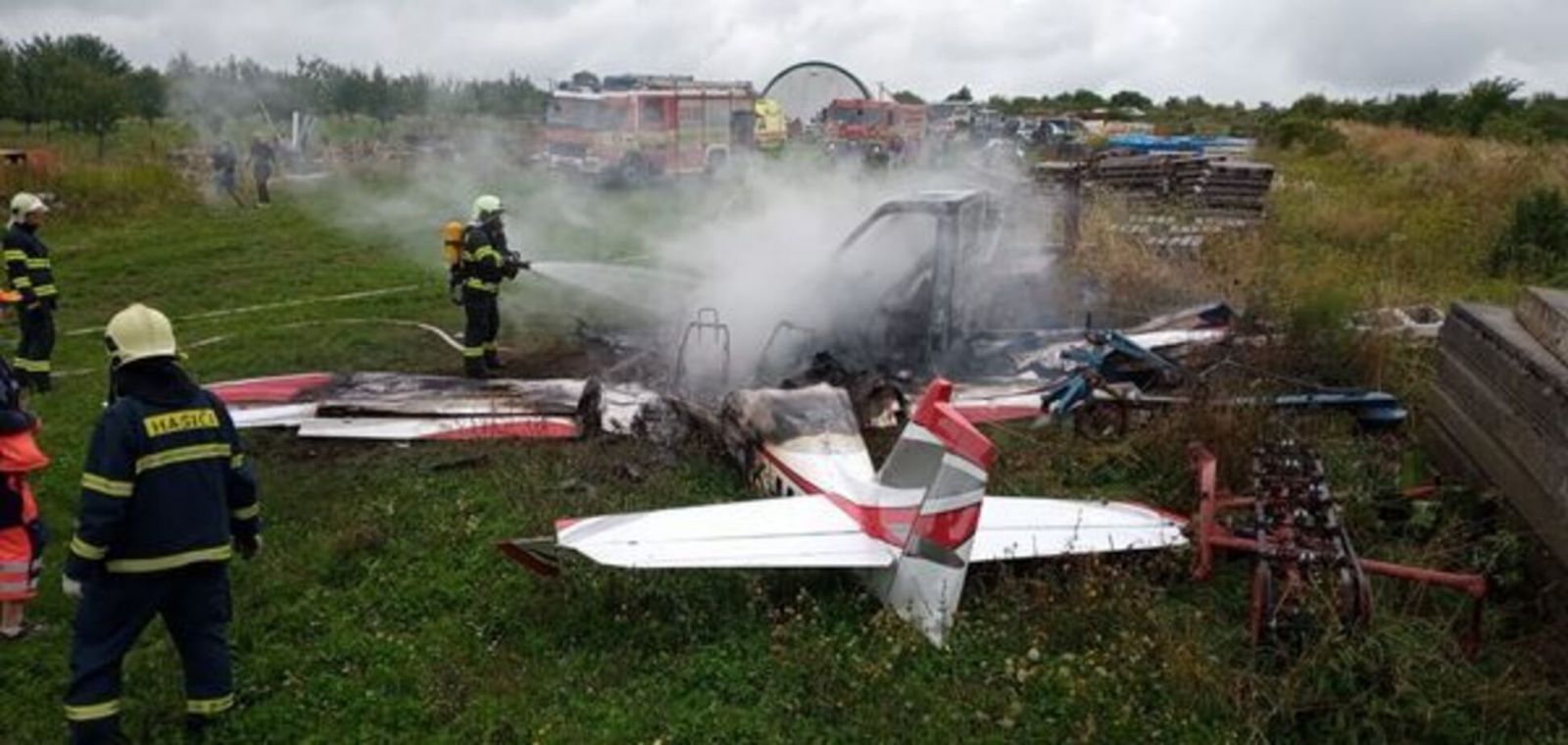 У сусідній із Закарпаттям Словаччині розбився пасажирський літак: усі загинули (ФОТО)