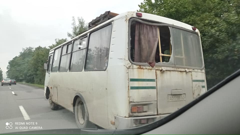 Їздить без вікна: закарпатці скаржаться на автобус Мукачево - Берегово (ФОТО)
