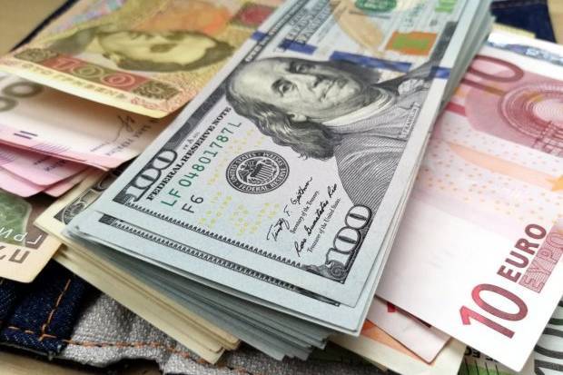 Курс валют на 10 серпня: скільки коштують долар і євро