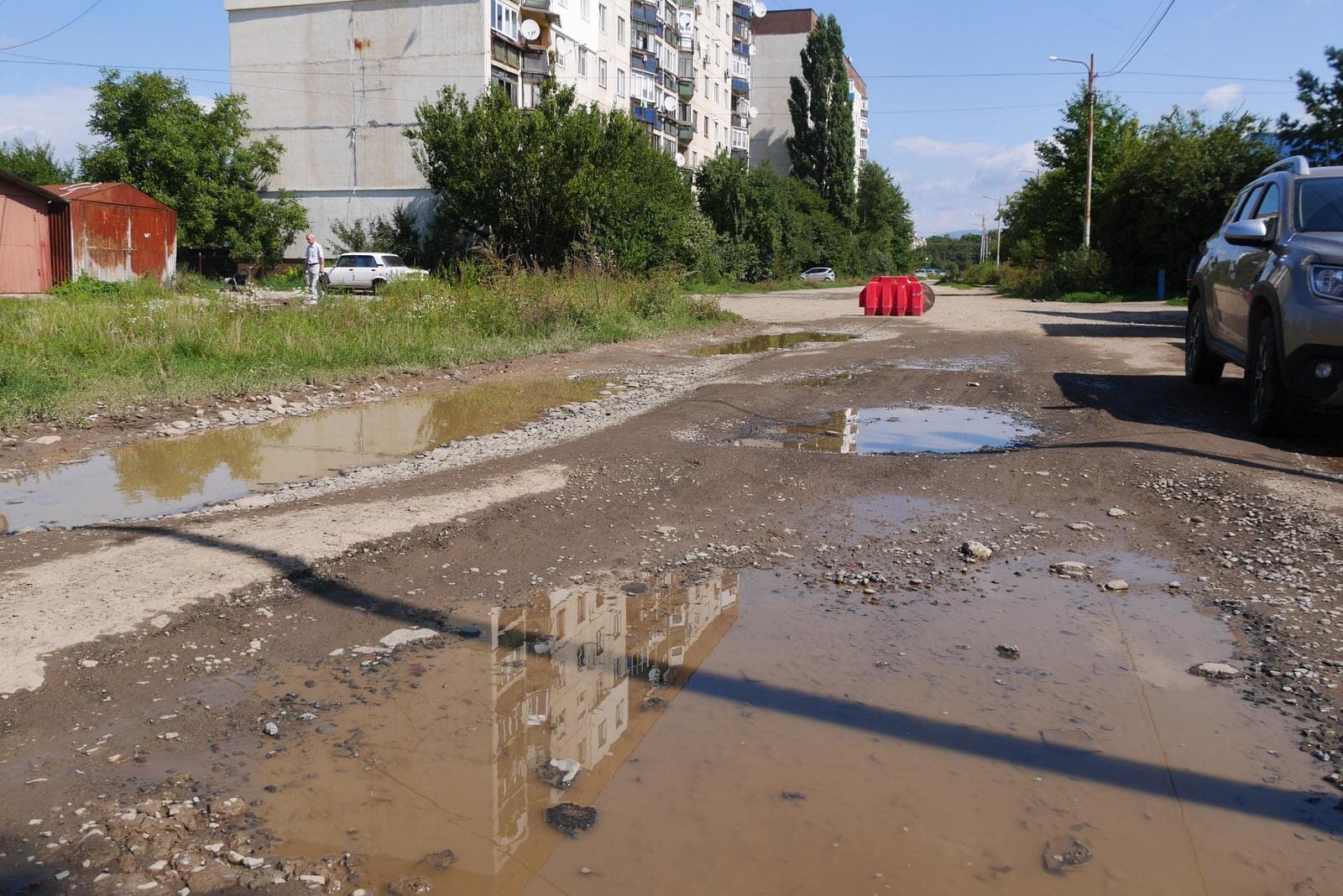 В Ужгороді стартували ремонтні роботи вулиці Богомольця (ФОТО)