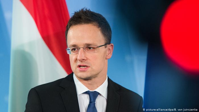 Міністр закордонних справ Угорщини Сійярто завтра приїде на Донбас
