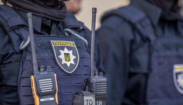 Заволоділа незаконно десятками тисяч гривень: поліція викрила на шахрайстві мукачівку