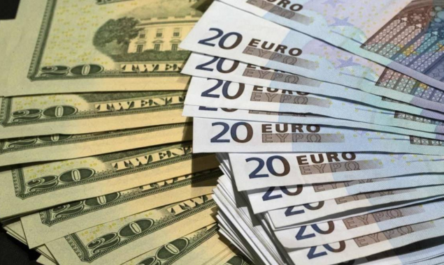 Курс валют на 6 липня: скільки коштують долар і євро