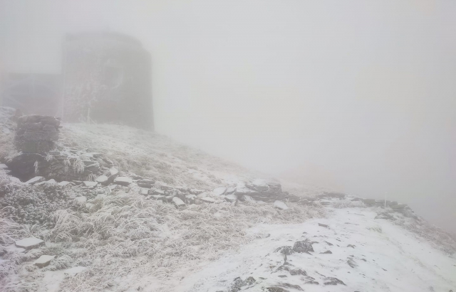На Закарпатті в горах випав перший сніг (ФОТО)