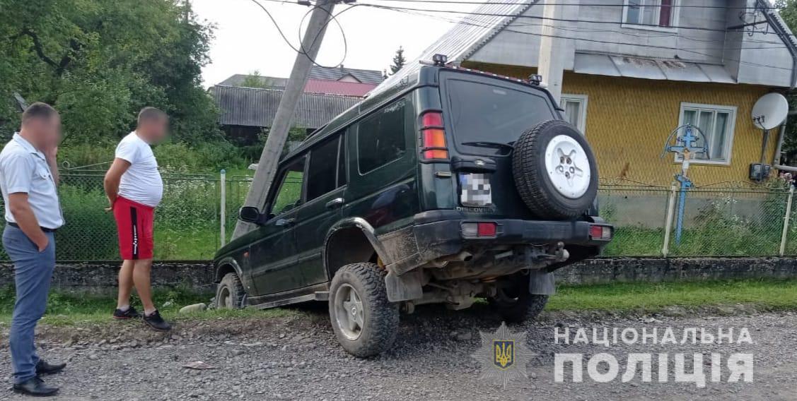 За кермом перебував неповнолітній: подробиці ДТП у Міжгір'ї (ФОТО)