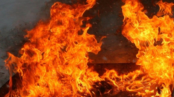 На Закарпатті виникла пожежа на території школи