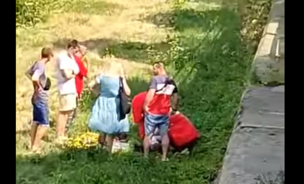 Літній табір: в Ужгороді на набережній сильно травмувався хлопчик, його паралізувало (ВІДЕО)
