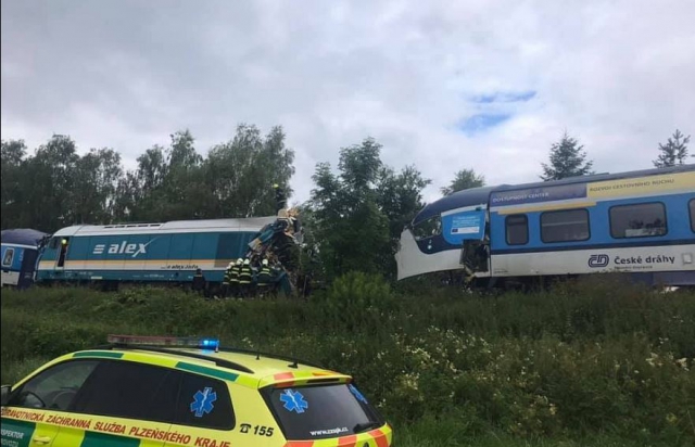 Трагедія у Чехії: зіштовхнулись пасажирські потяги - є загиблі та десятки постраждалих (ФОТО, ВІДЕО)