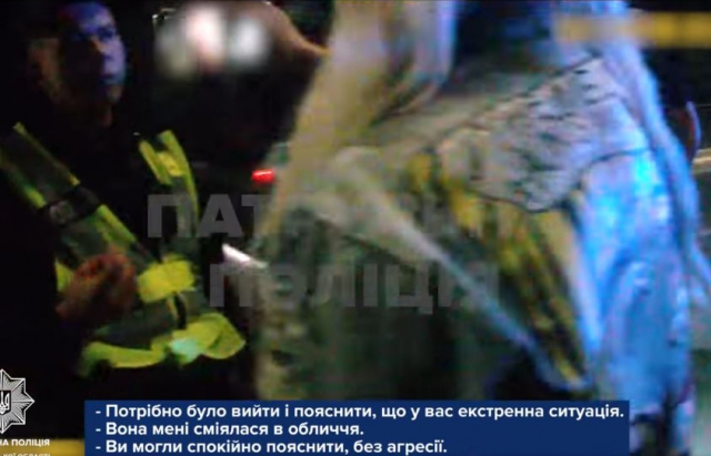 В Ужгороді п'яна жінка напала на співробітницю поліції (ВІДЕО)