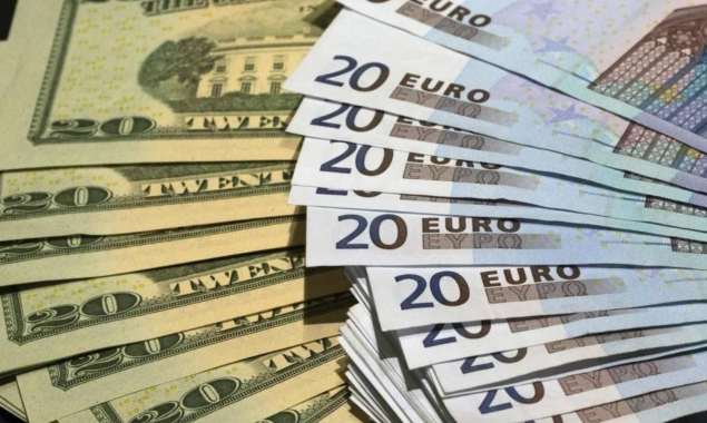 Курс валют на 15 липня: скільки коштують долар і євро