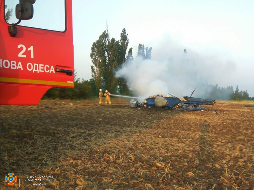 Авіакатастрофа на Миколаївщині: впав гелікоптер, є загиблі (ФОТО)