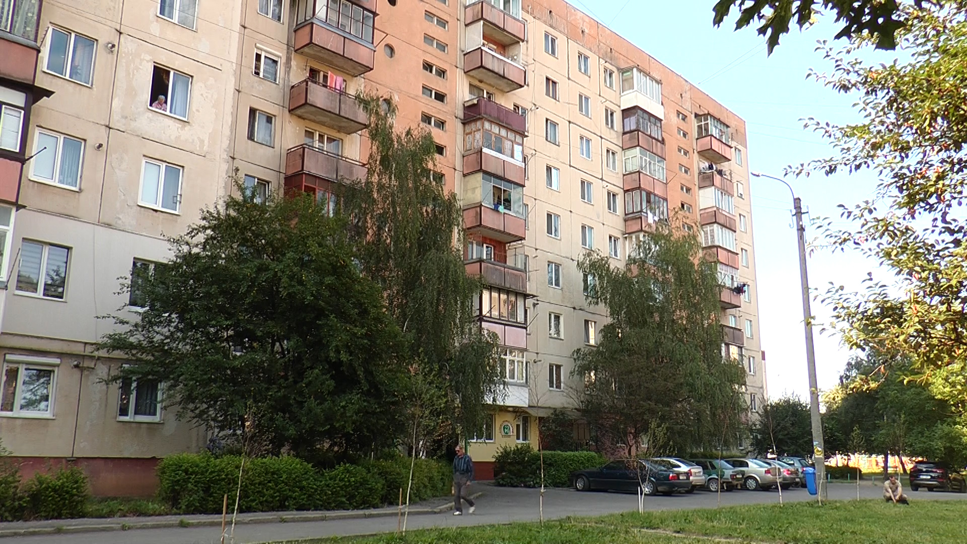 Багатоповерхівка в Мукачеві дочекалася ремонту (ВІДЕО)