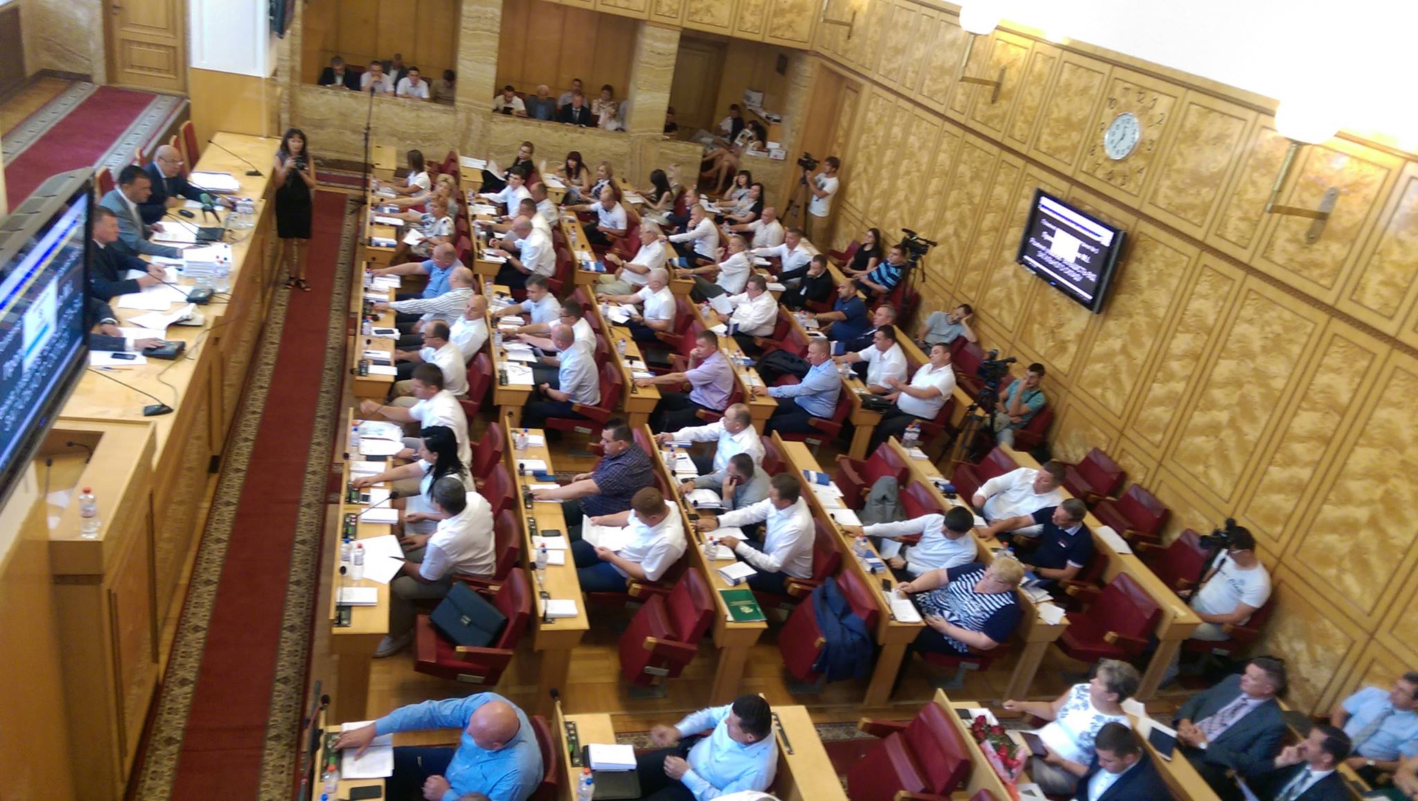В Ужгороді завершилась сьома сесія обласної ради VII скликання
