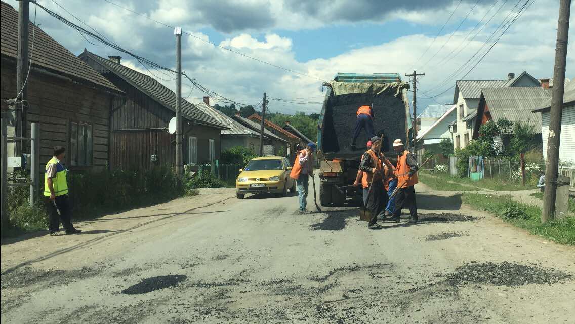 На Рахівщині почався ремонт дороги «Ясіня – Чорна Тиса»