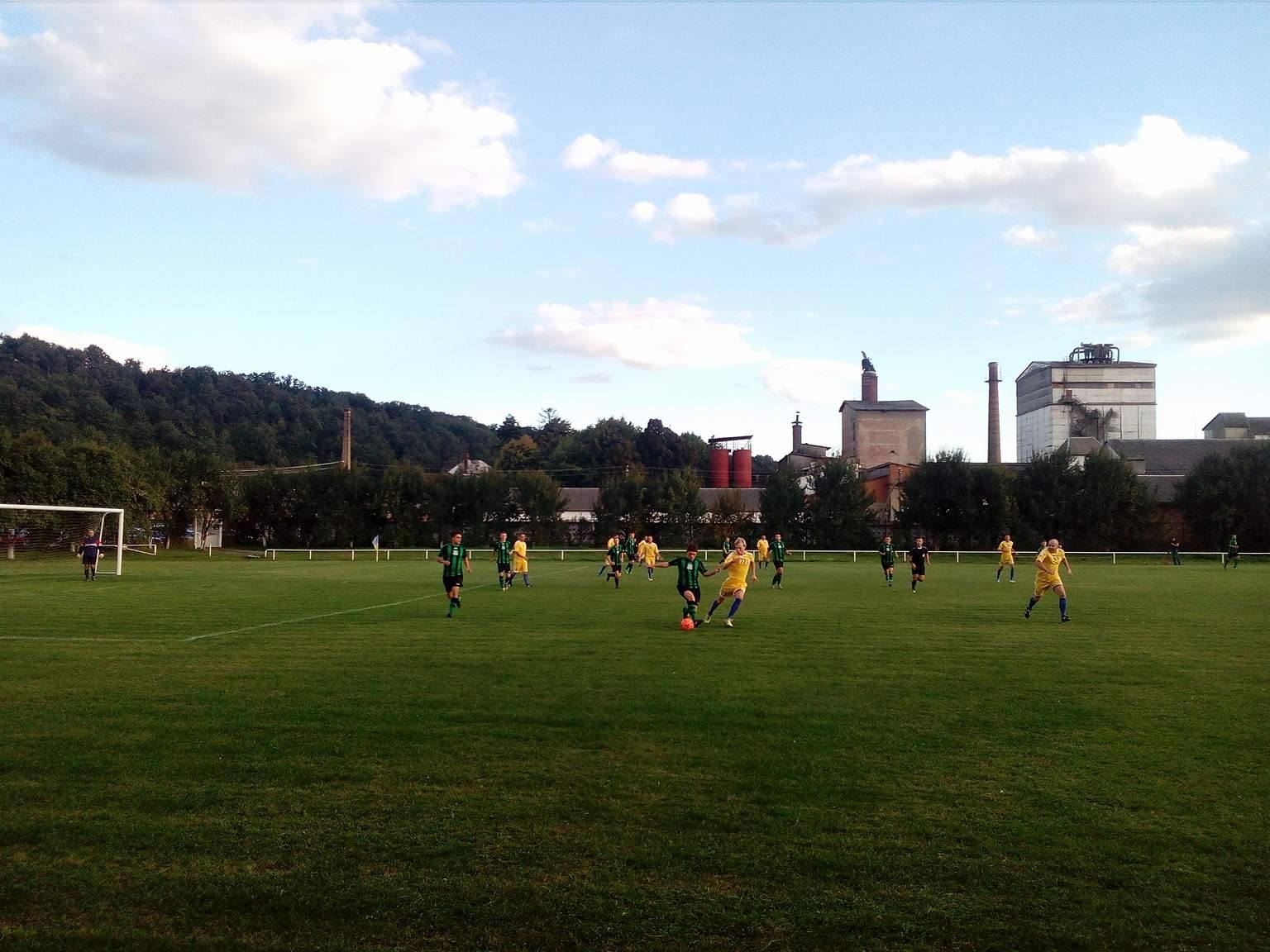 У Мукачеві триває чемпіонат з футболу серед аматорських команд (ФОТО)