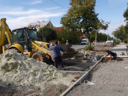 В Ужгороді продовжується капітальний ремонт вулиці Можайського: опубліковані ФОТО