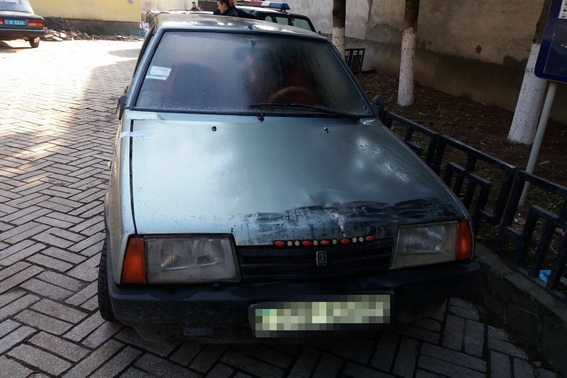 На Іршавщині чоловіки відмичками відкрили авто