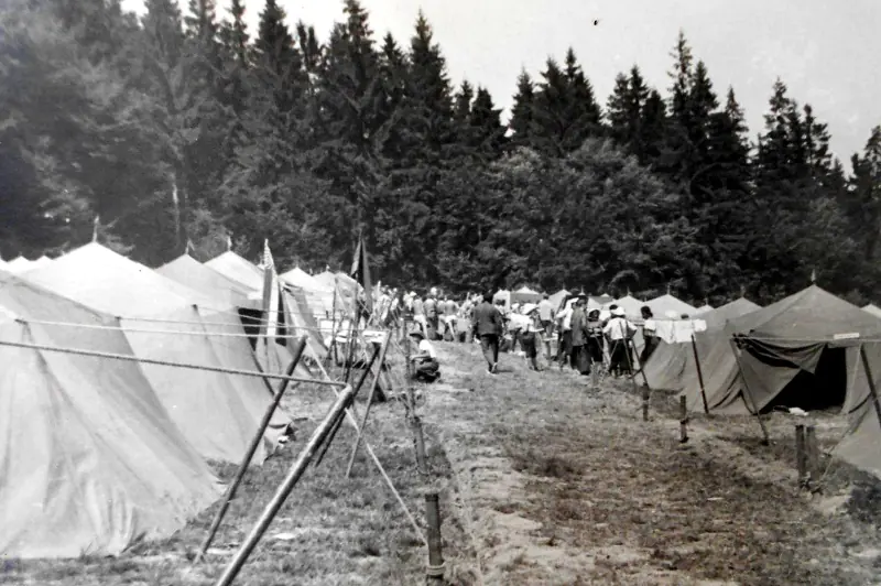 9- 1956 табір