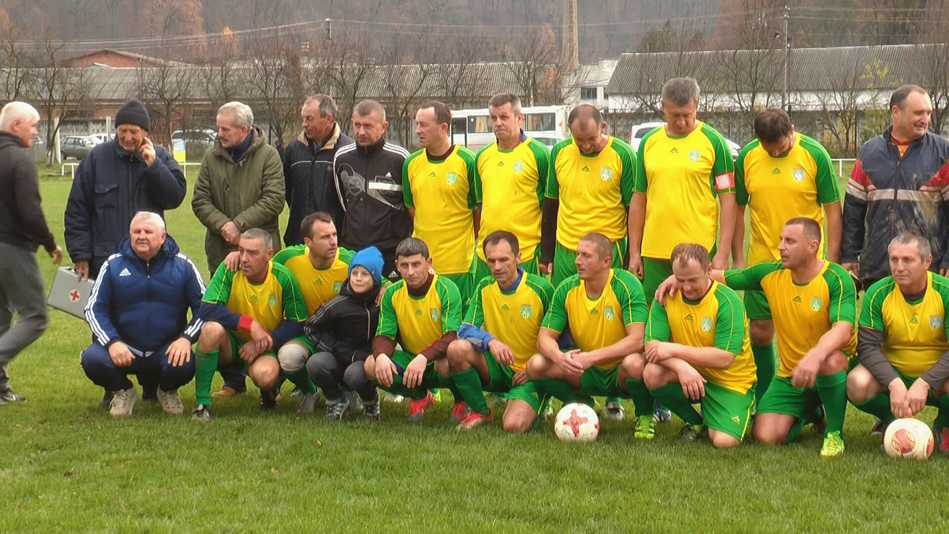 Ветерани футбольної справи зійшлись на стадіоні у Мукачеві (ВІДЕО)
