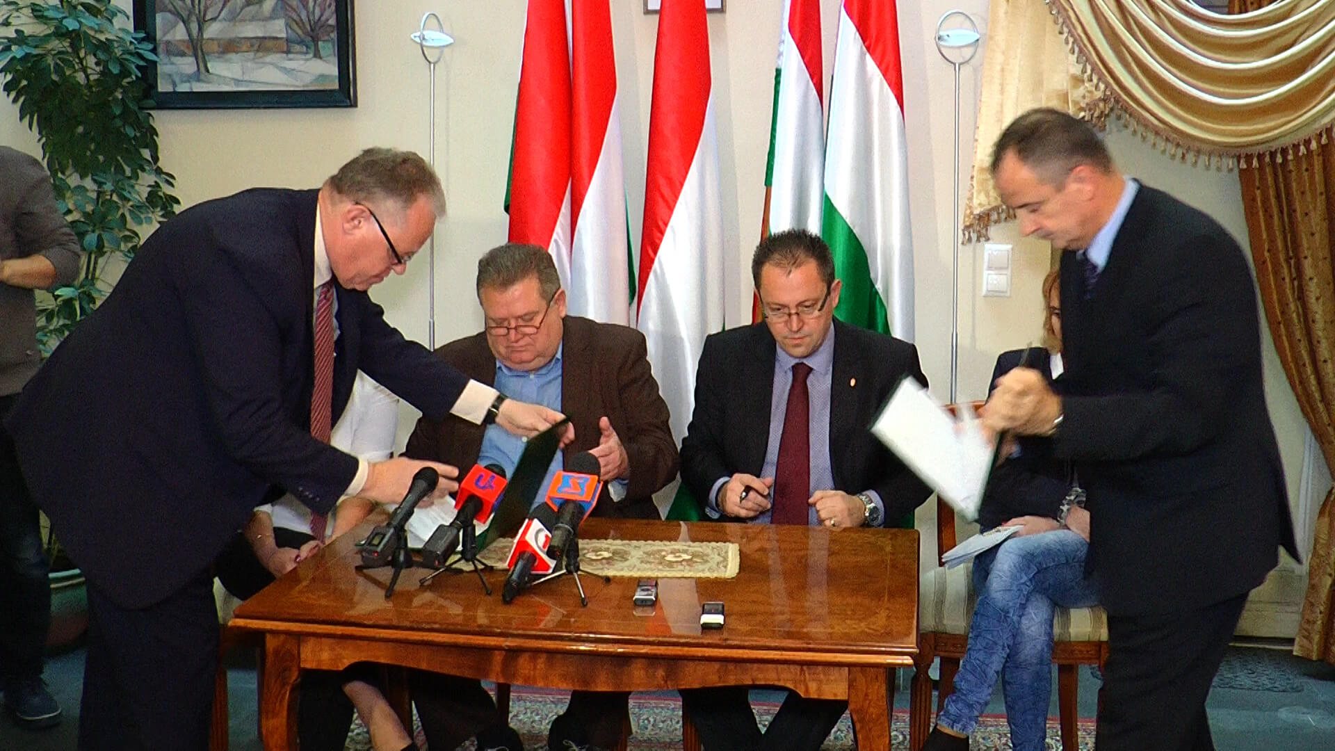 В Ужгороді підписали угоду з угорцями про фінансування Закарпатської обласної дитячої лікарні (ВІДЕО)