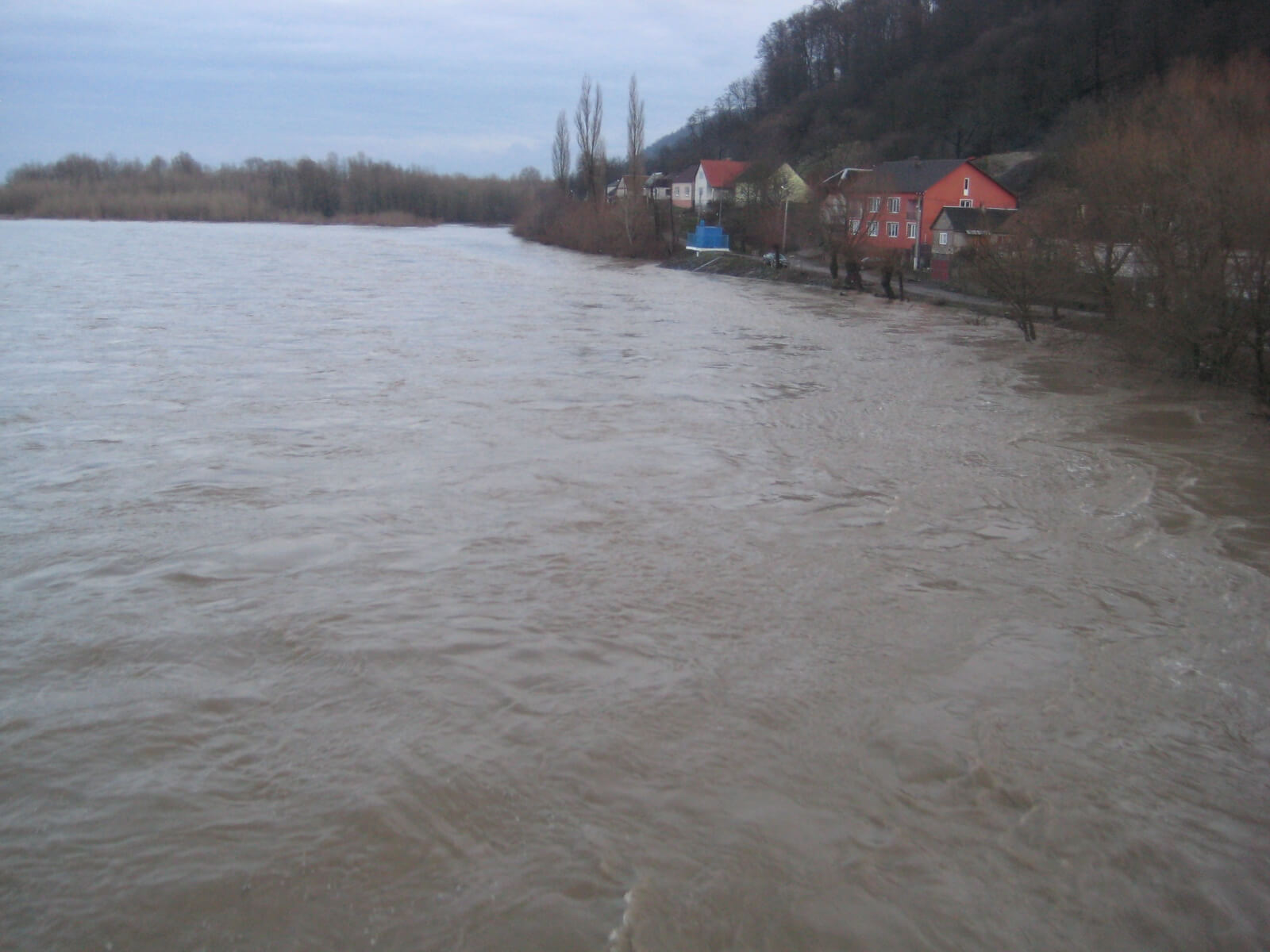 Вимірювання витрат води на р.Уж та Тур’я під час паводку 16 грудня 2017 року (ФОТО)