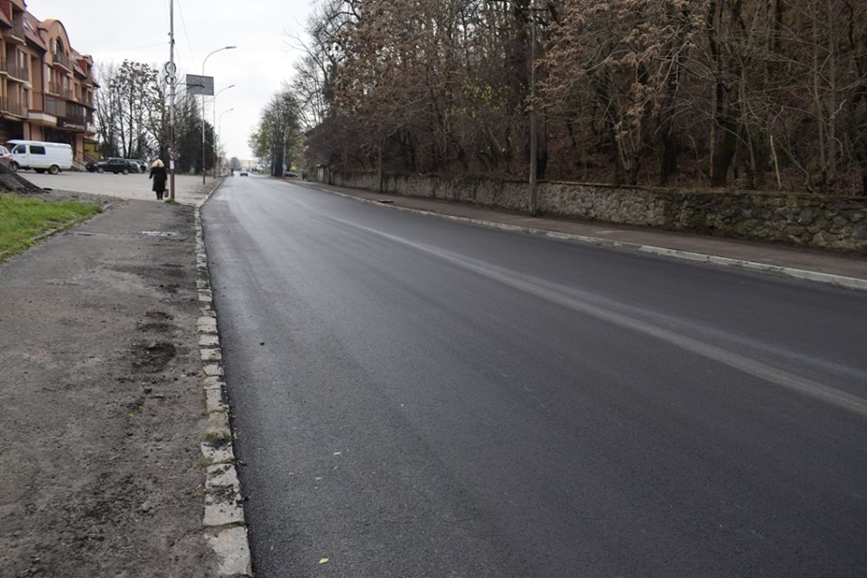 Капітальний ремонт частини вулиці Підградської в Ужгороді завершили днями (ФОТО)