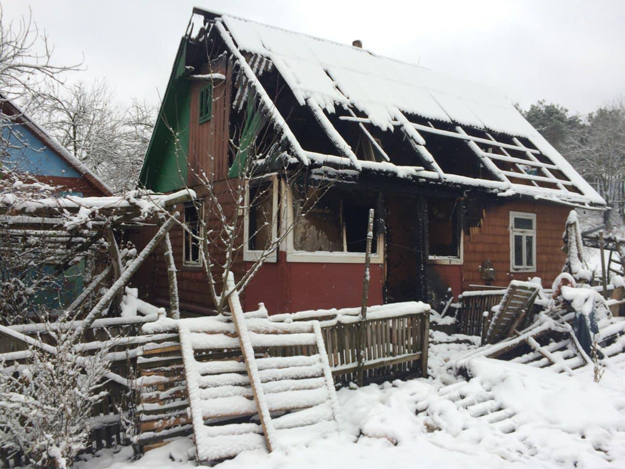 У Тячівському районі горіли два житлові будинки