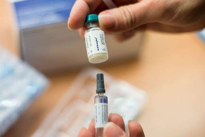 Сьогодні в Ужгороді угорці передадуть Закарпаттю вакцину від кору