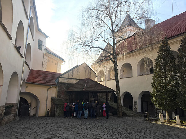 Мукачівський замок «Паланок» приваблює туристів (ФОТО)