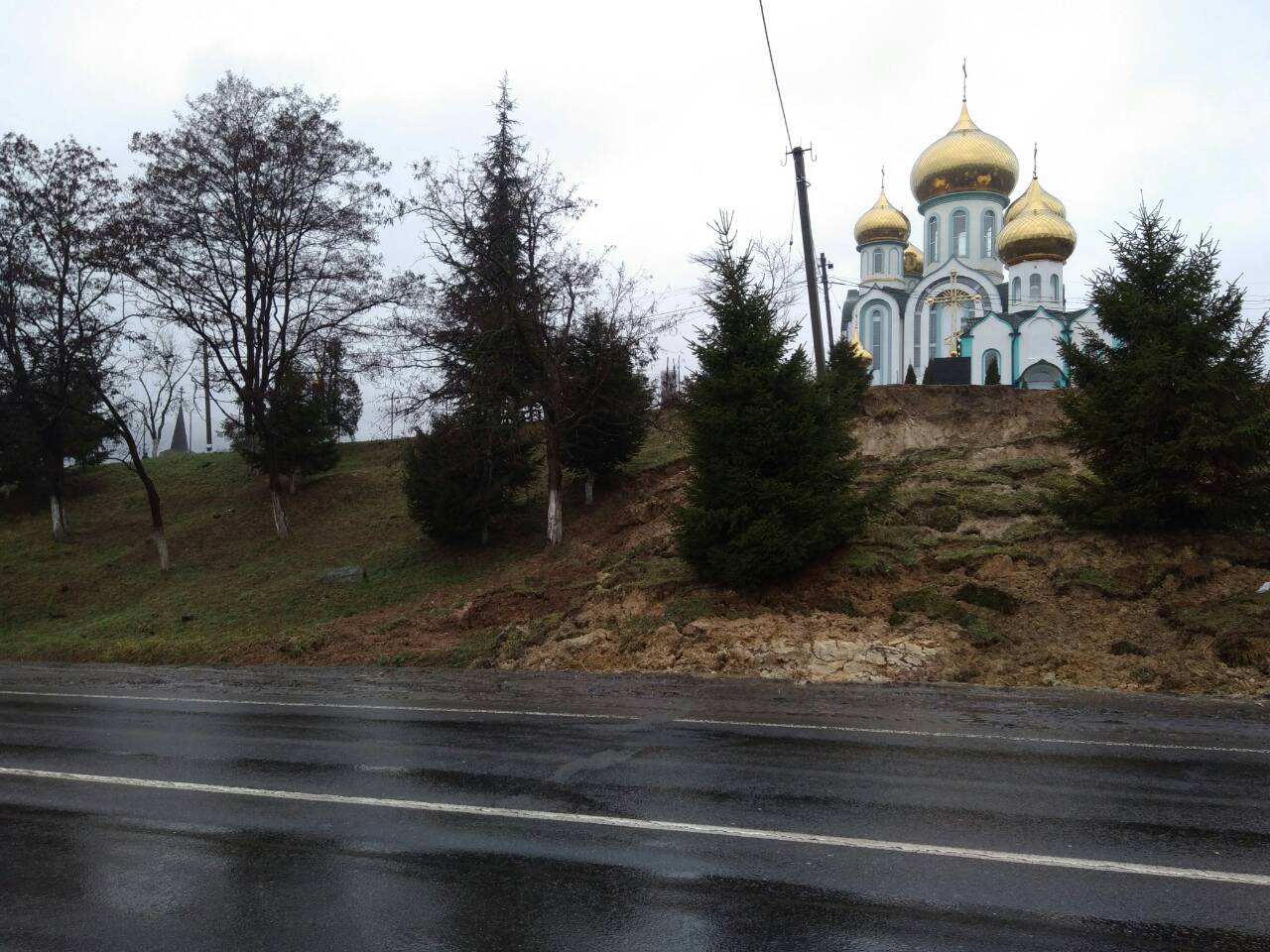 Мукачівський Красногорський чоловічий монастир під загрозою