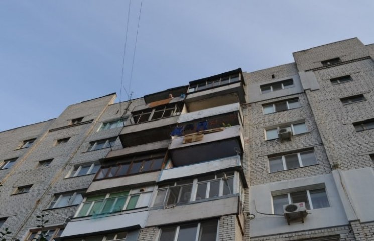 В Мукачеві жінка, яка впала з 5 поверху, майже без тілесних ушкоджень