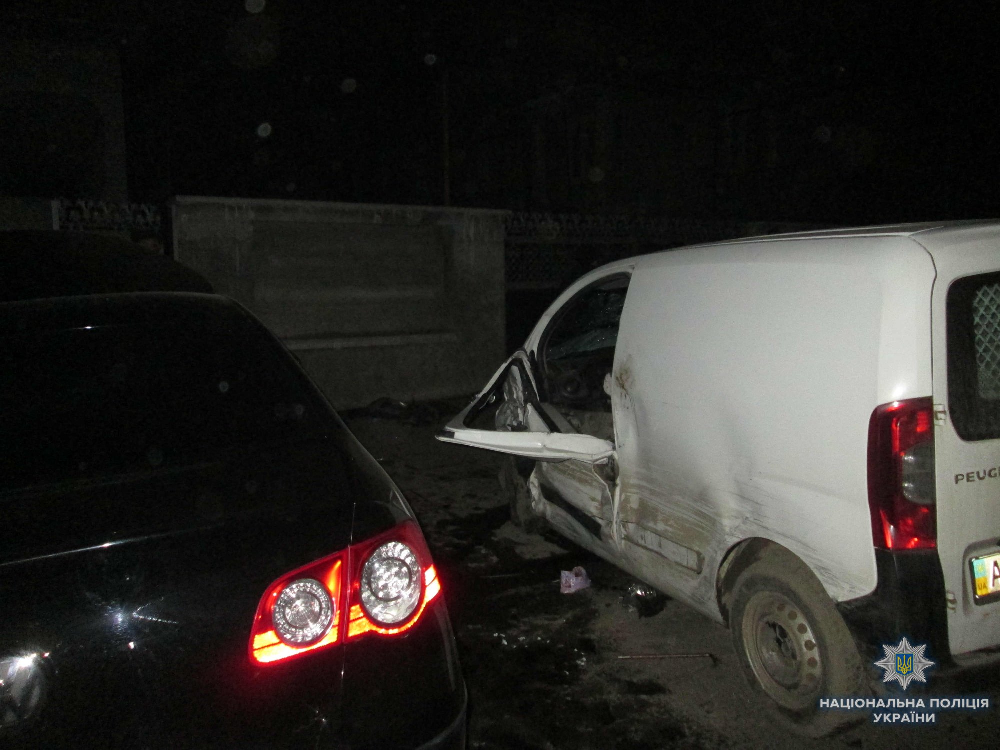 Поліція встановлює обставини ДТП за участі трьох автомобілів на Тячівщині (фото)